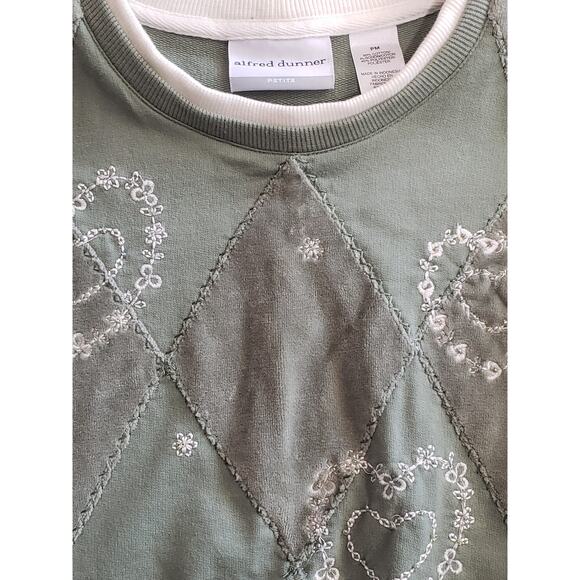 Alfred Dunner Pastel Green Heart & Diamond Design Long Sleeved Crew Neck Sweater - Picture 5 of 8